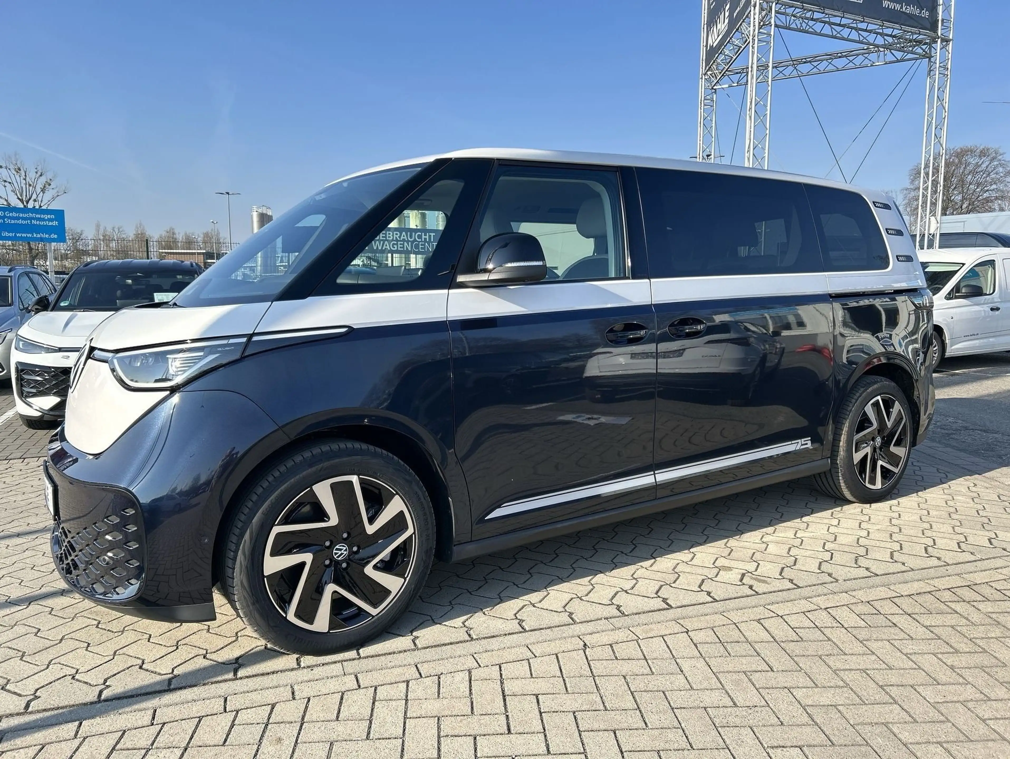 Volkswagen ID. Buzz Pro langer Radstand Motor: 86 kWh Getriebe:1-GangR