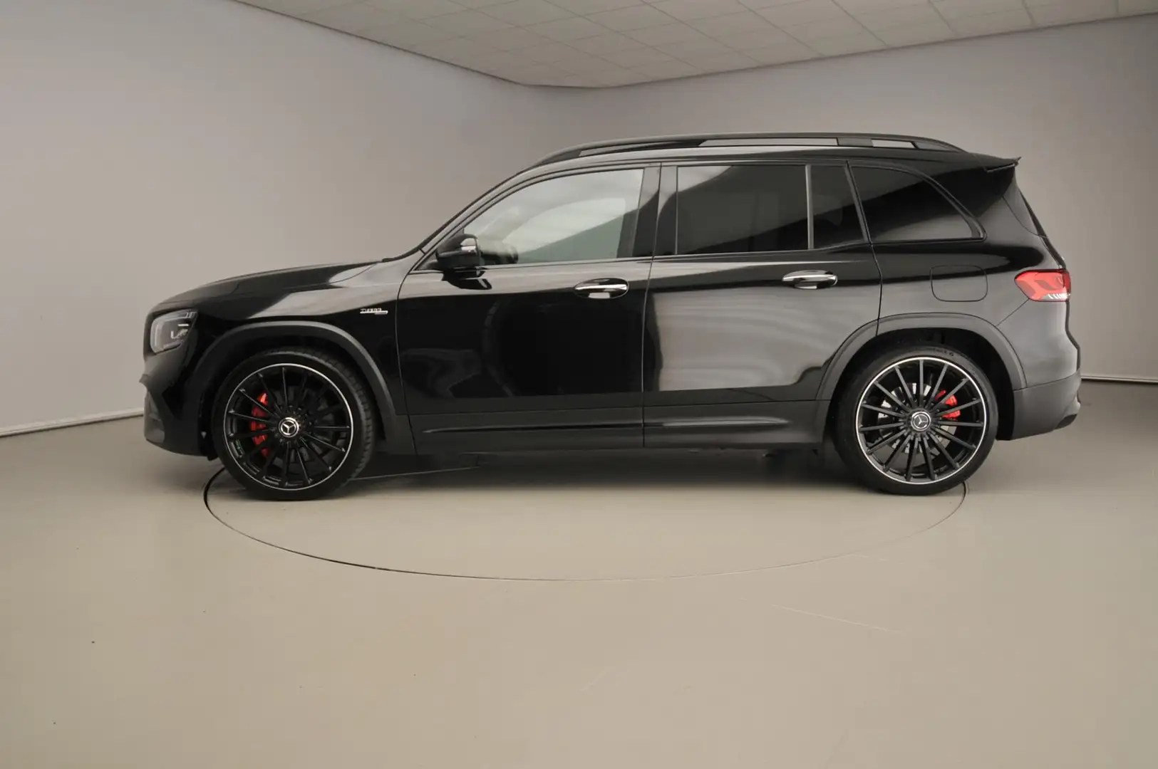 Mercedes-Benz GLB 35 AMG 4MATIC | Pano | Standkachel | 360 cam | 21" Schwarz - 2