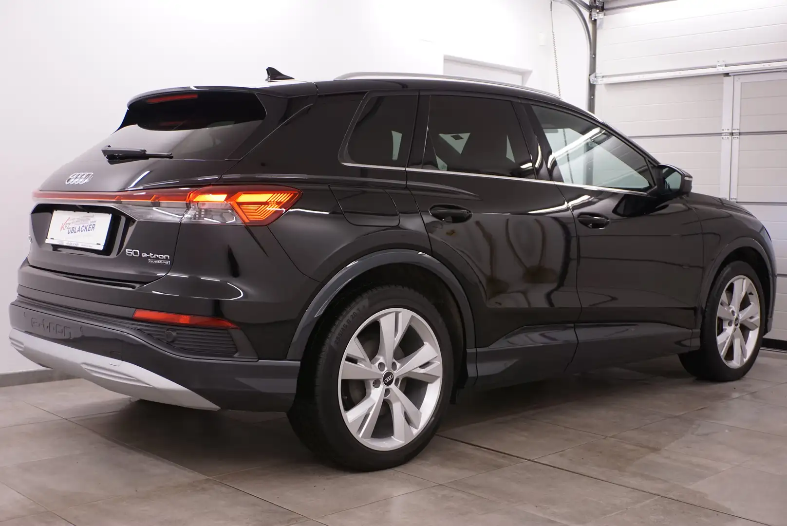 Audi Q4 e-tron 50 quattro Sport // Matrix // Panoramadach // ACC Schwarz - 2