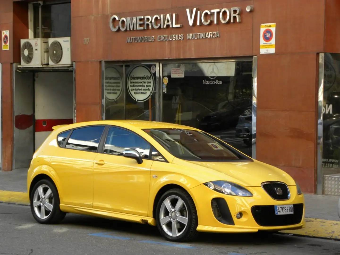 SEAT Leon 2.0TDI Sport-up Amarillo - 1