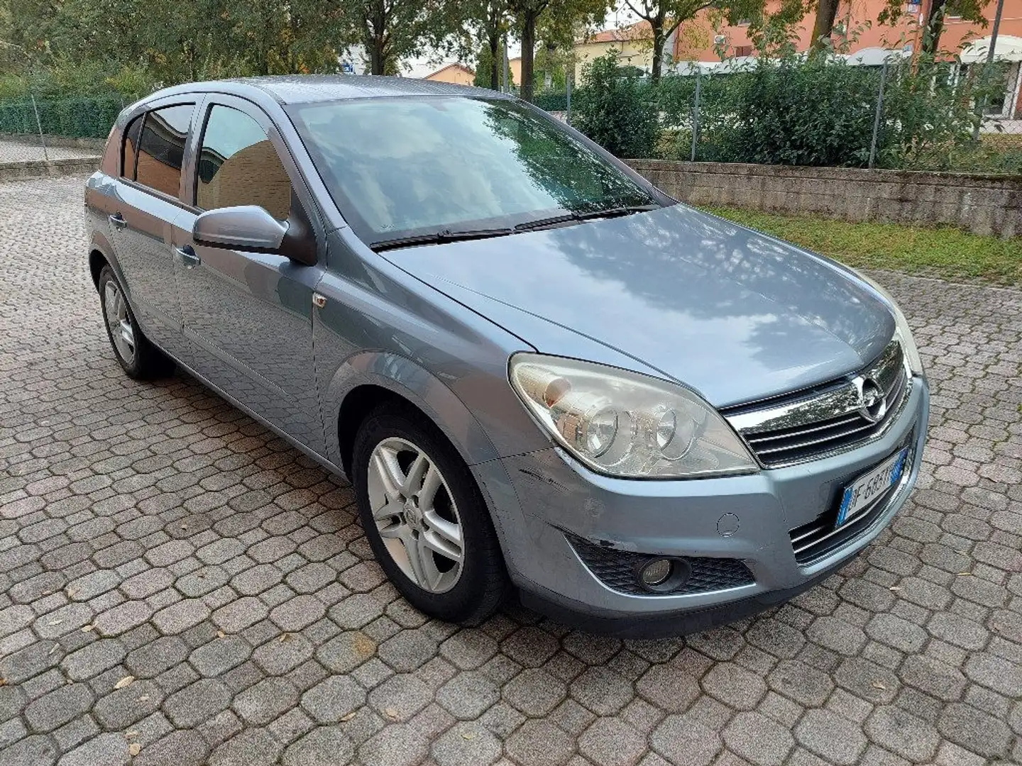 Opel Astra 1.3 CDTI 5 porte Enjoy Grau - 2