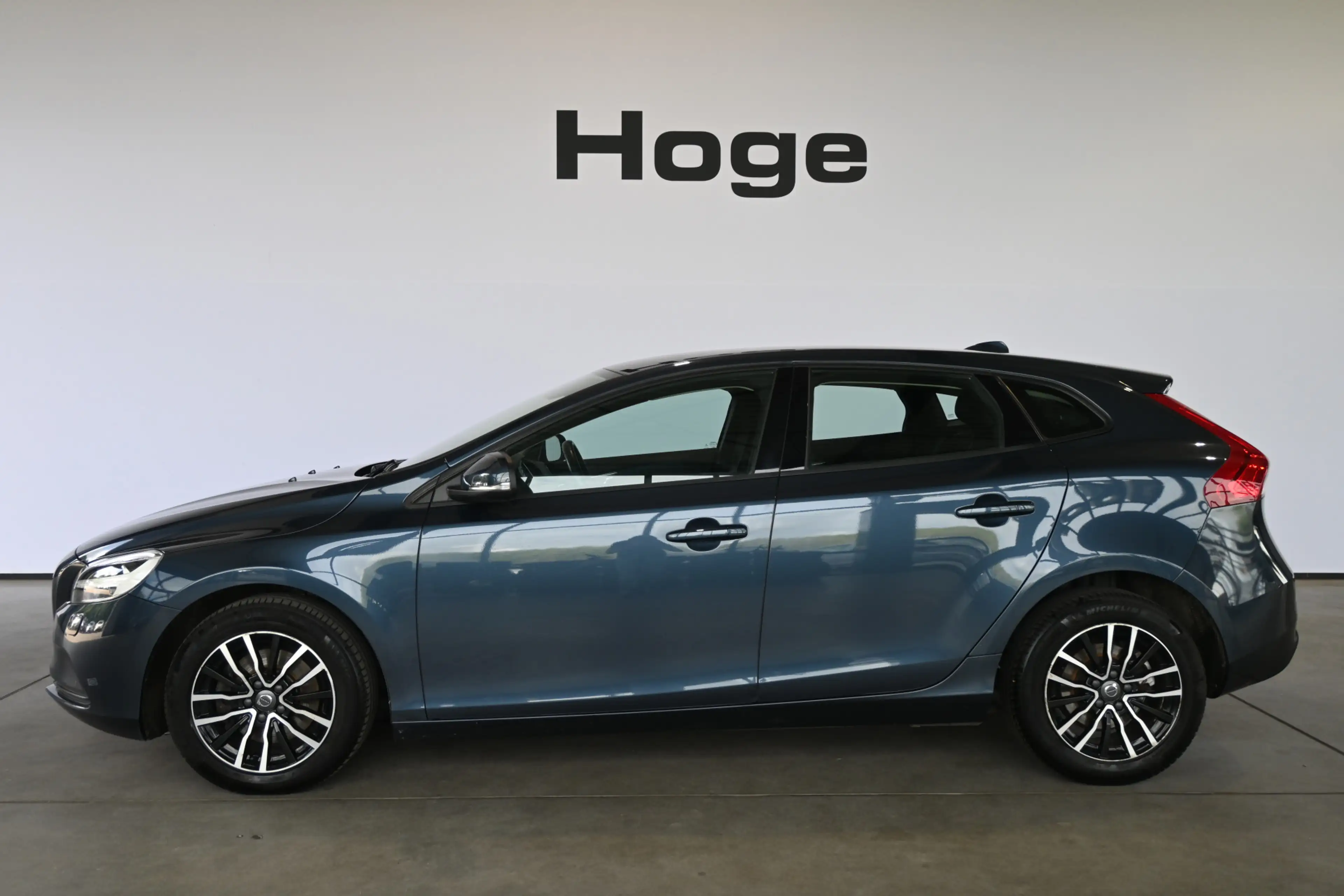 Volvo V40 2.0 T2 Momentum Nap Clima Cruise control Trekhaak — photo 3