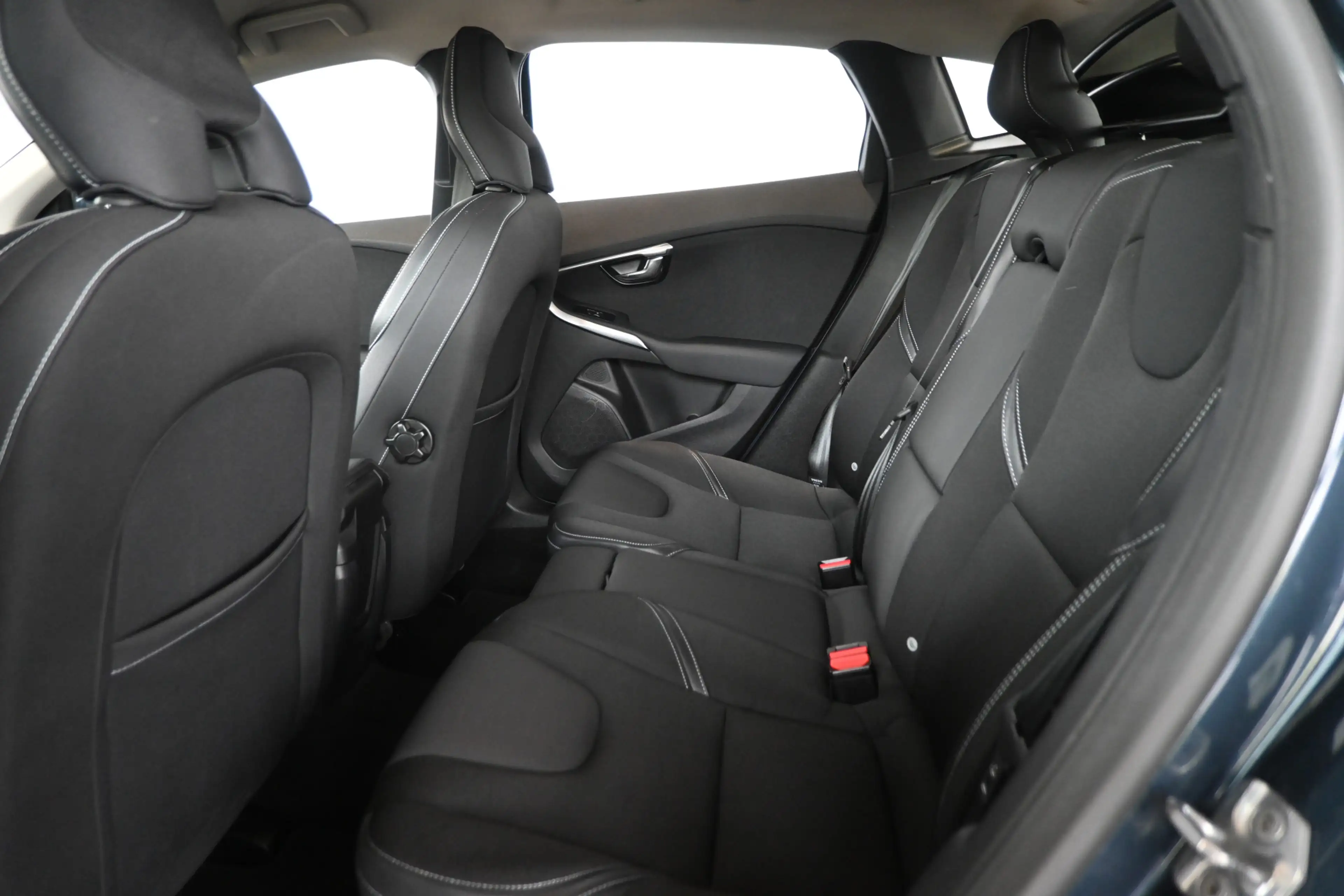 Volvo V40 2.0 T2 Momentum Nap Clima Cruise control Trekhaak — photo 8