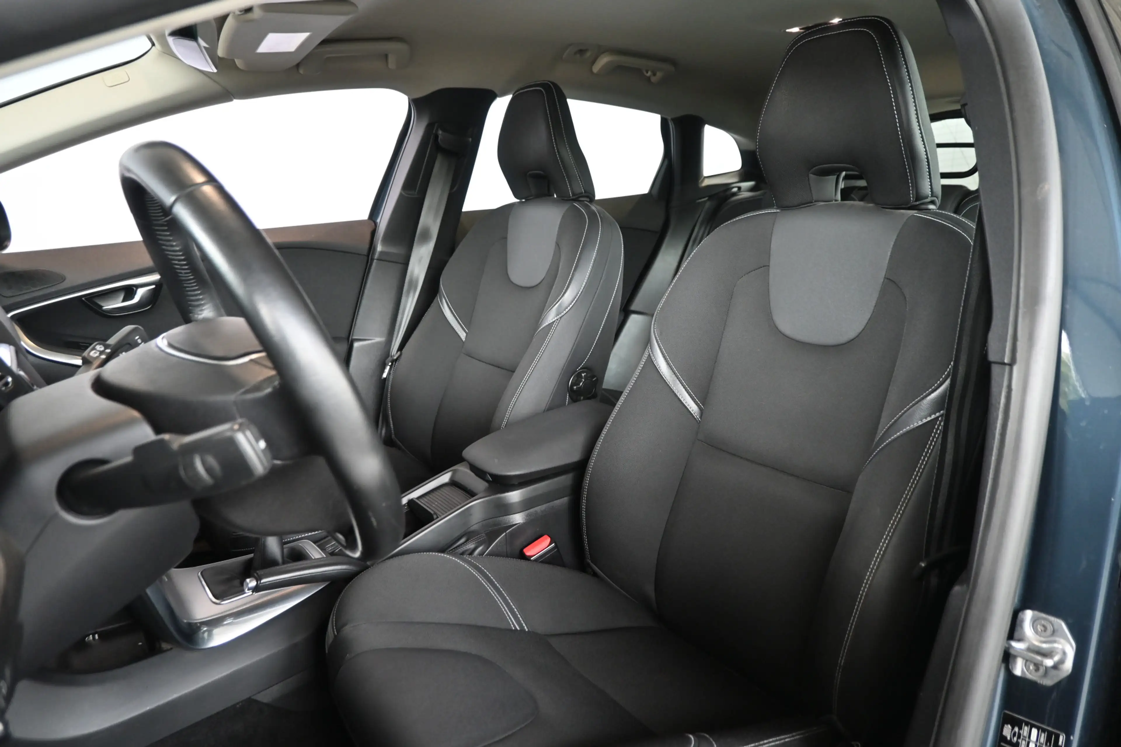 Volvo V40 2.0 T2 Momentum Nap Clima Cruise control Trekhaak — photo 7