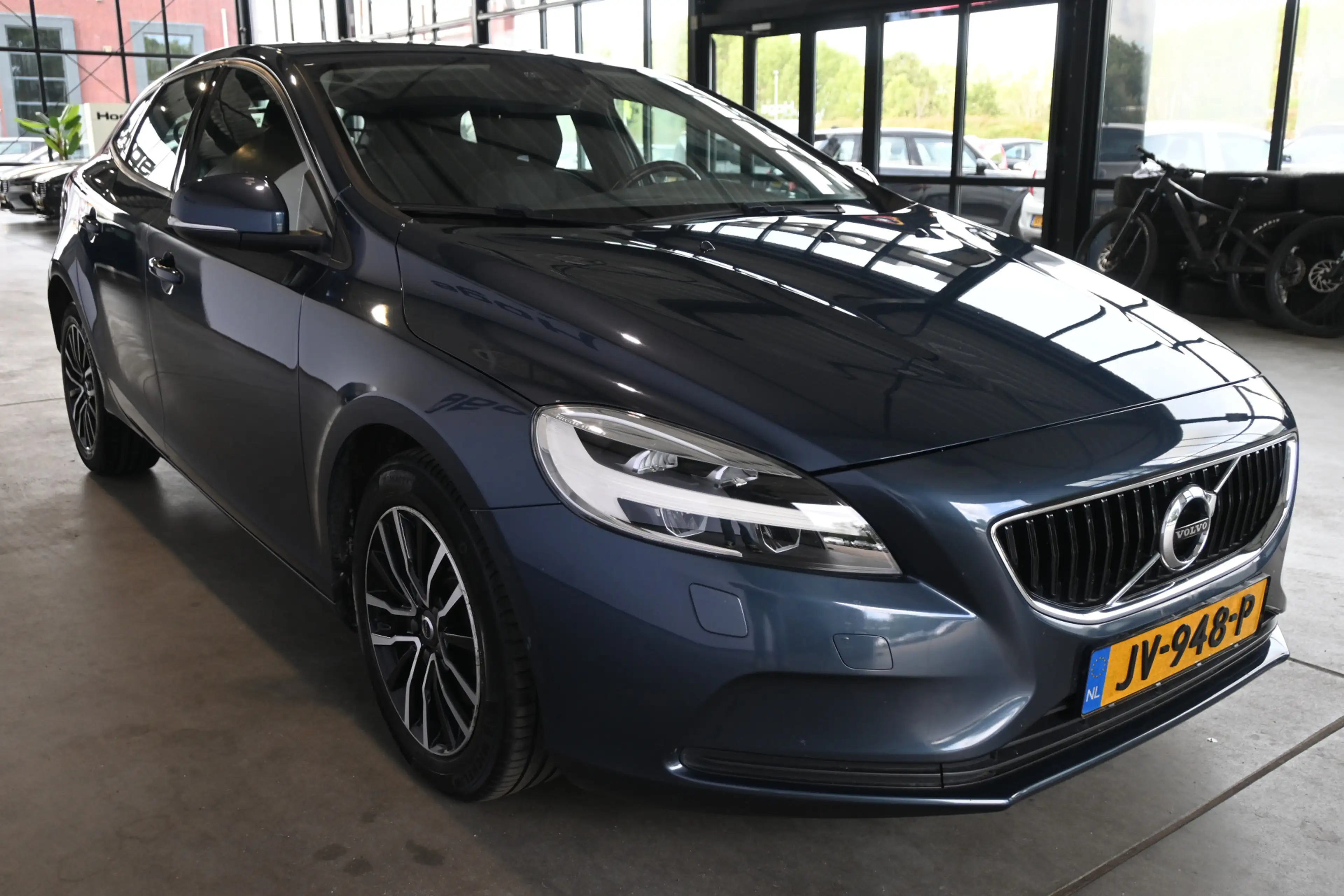 Volvo V40 2.0 T2 Momentum Nap Clima Cruise control Trekhaak — photo 5