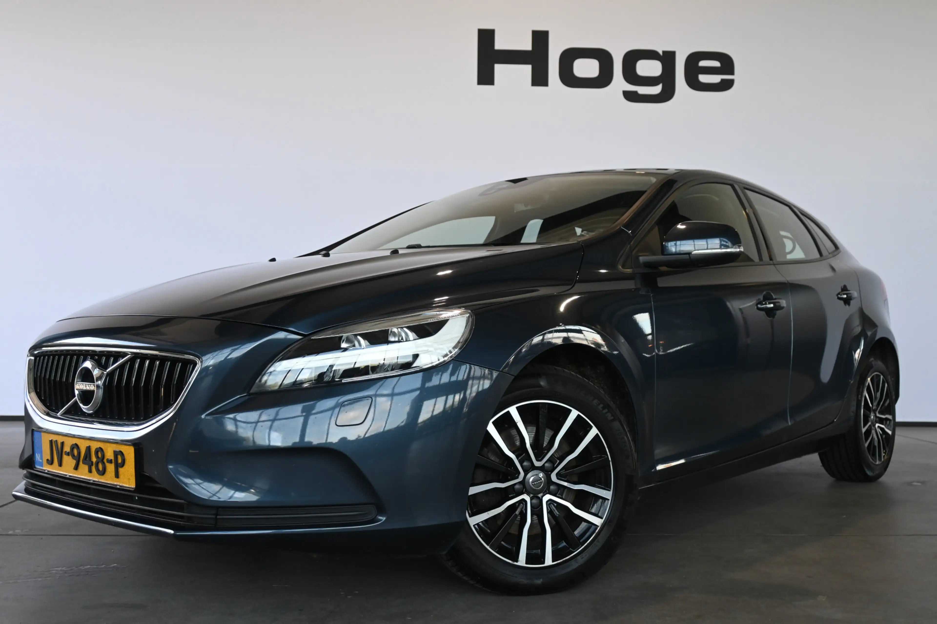 Volvo V40 2.0 T2 Momentum Nap Clima Cruise control Trekhaak