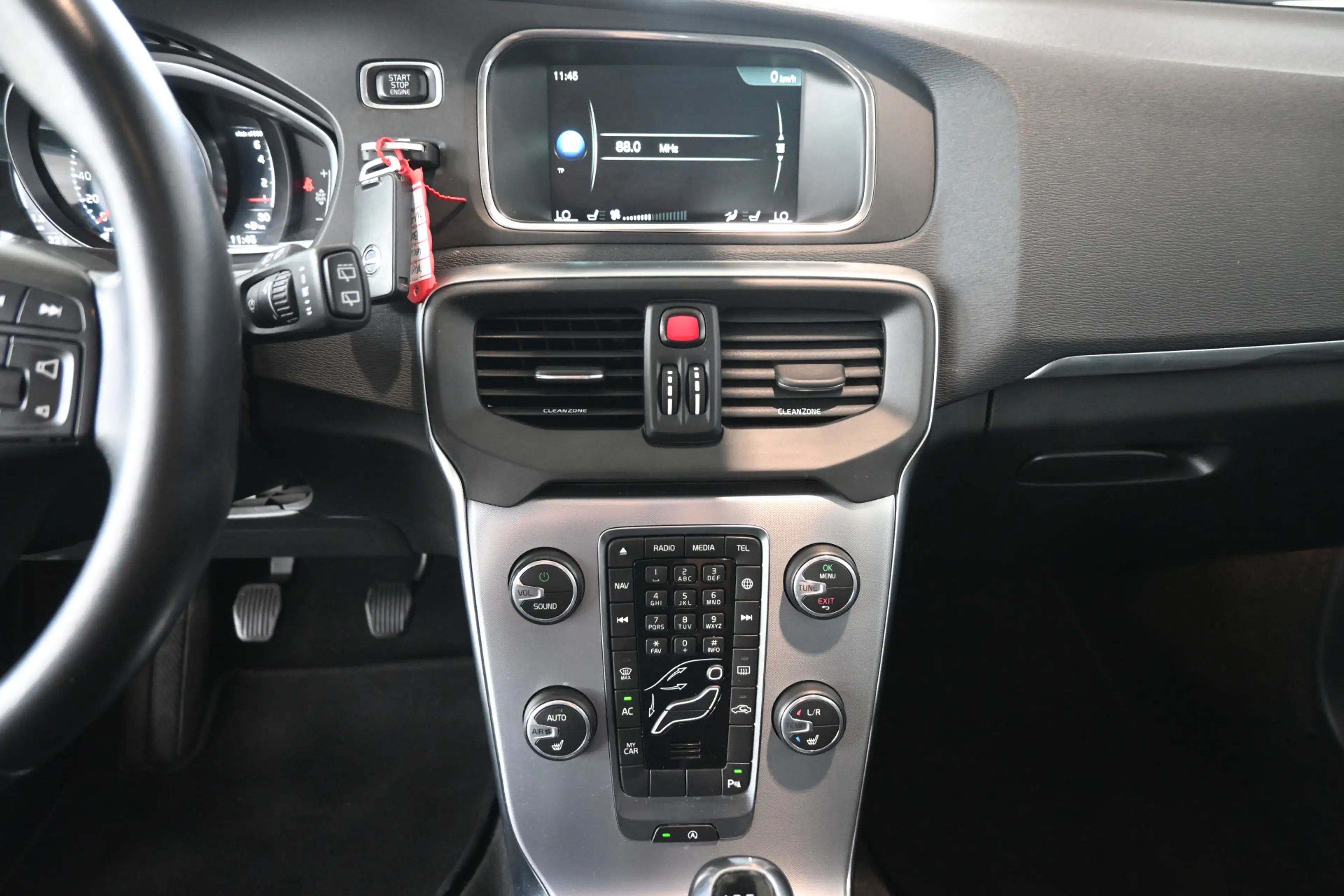 Volvo V40 2.0 T2 Momentum Nap Clima Cruise control Trekhaak — photo 9