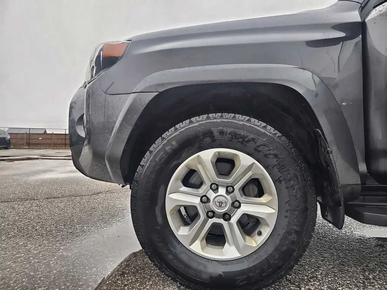 Toyota 4-Runner снимка Toyota 4-Runner