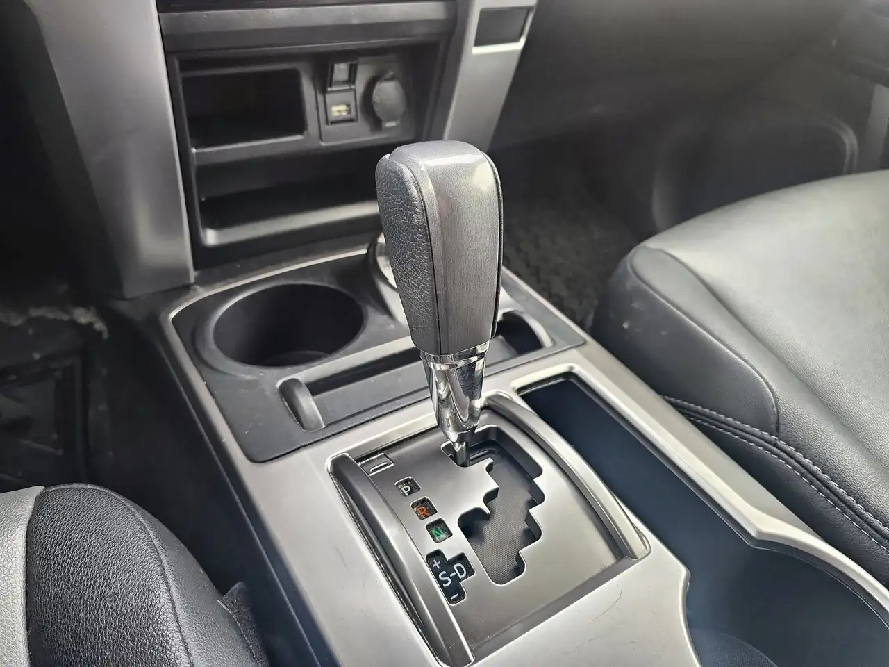 Toyota 4-Runner снимка Toyota 4-Runner