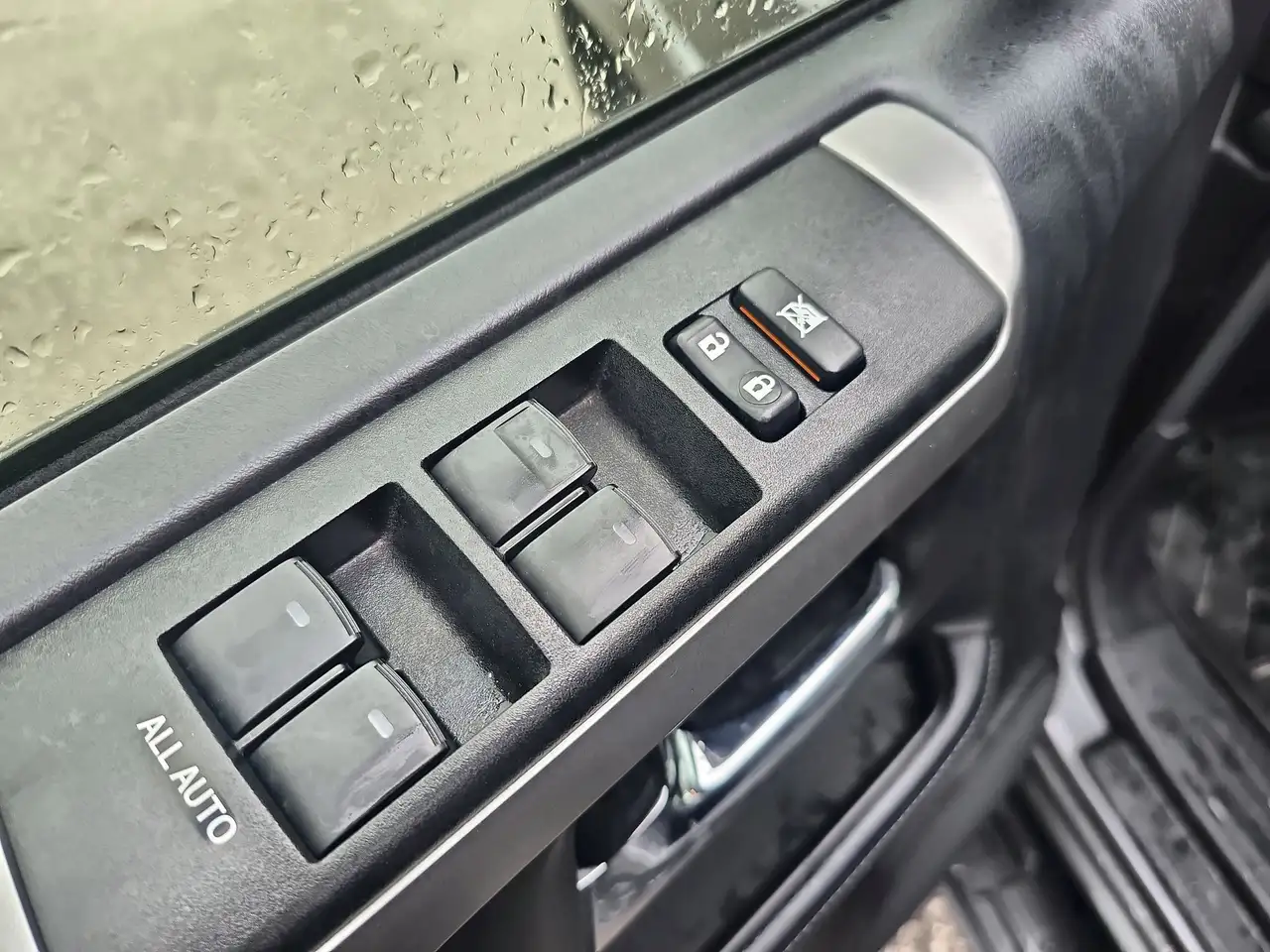 Toyota 4-Runner снимка Toyota 4-Runner
