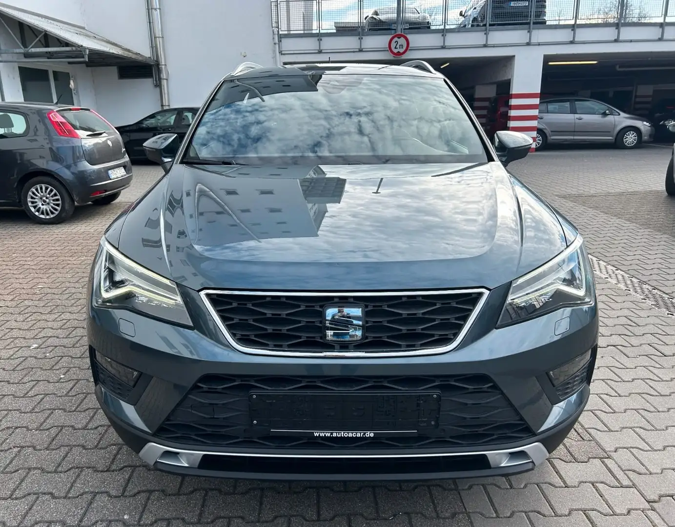 SEAT Ateca Xcellence DSG LED/AHK/ALCANTARA/1HALT Grau - 2