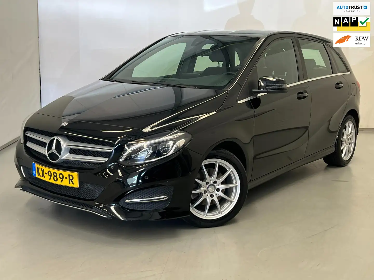 Mercedes-Benz B 180 1e eigenaar / Trekhaak / 17" LM Noir - 1