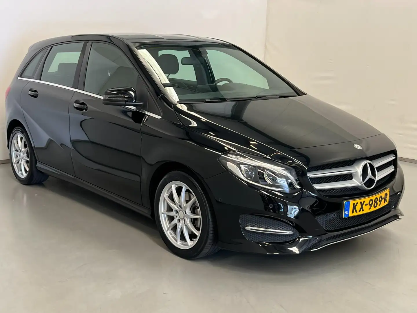 Mercedes-Benz B 180 1e eigenaar / Trekhaak / 17" LM Noir - 2