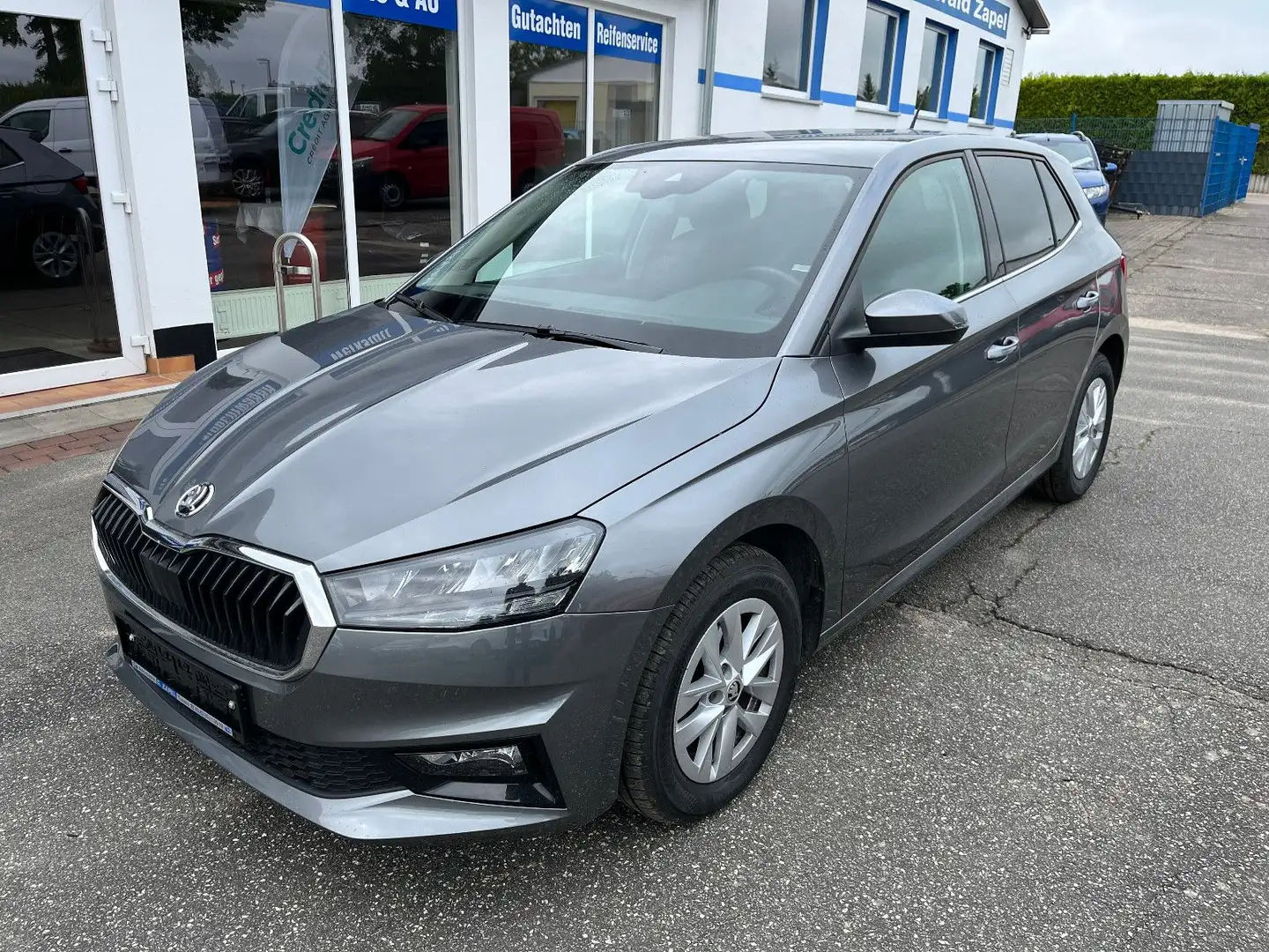 Skoda Fabia 1,0 TSI*Style Plus*Navi/Klimaaut./1.Hd./SH Gris - 1