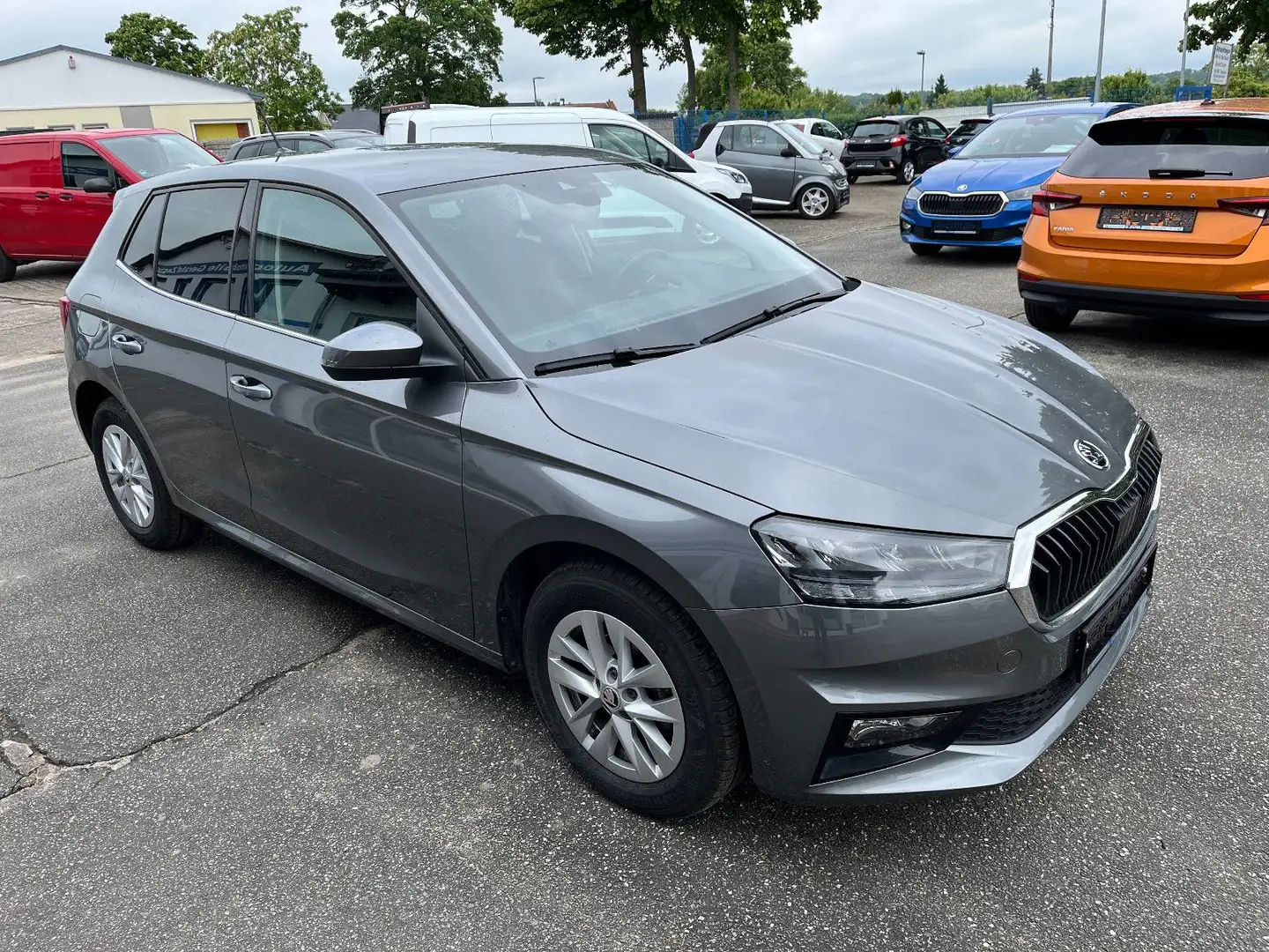 Skoda Fabia 1,0 TSI*Style Plus*Navi/Klimaaut./1.Hd./SH Gris - 2