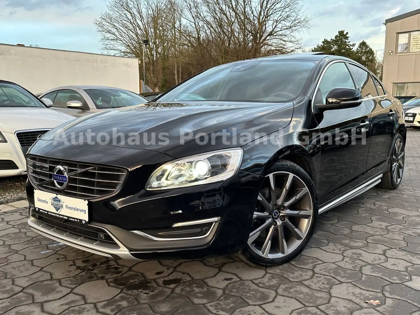 Volvo S60 3.0 T6 Summum AWD R-Design/VOLL/ACC/Totw/Kam Schwarz - 2