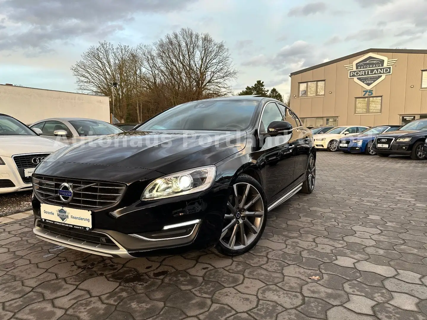 Volvo S60 3.0 T6 Summum AWD R-Design/VOLL/ACC/Totw/Kam Schwarz - 1