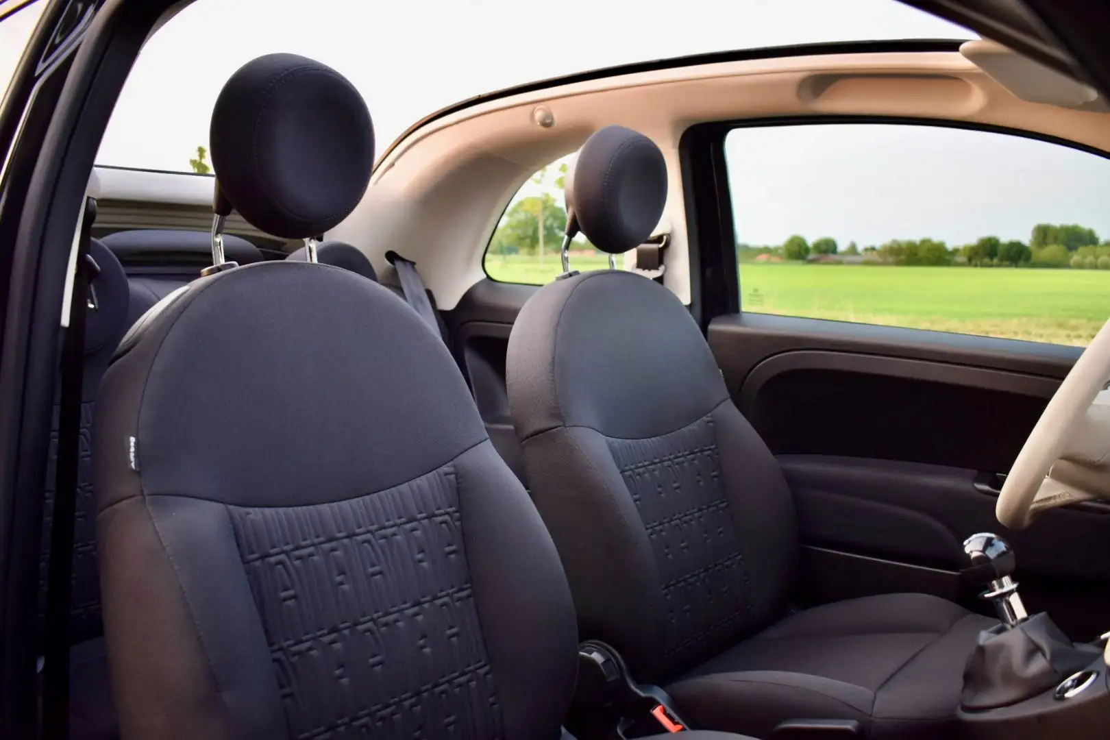 Fiat 500C 1.0 Dolcevita HYBRID, CarPlay/Airco/Cruise/Led/PDC Zwart - 2