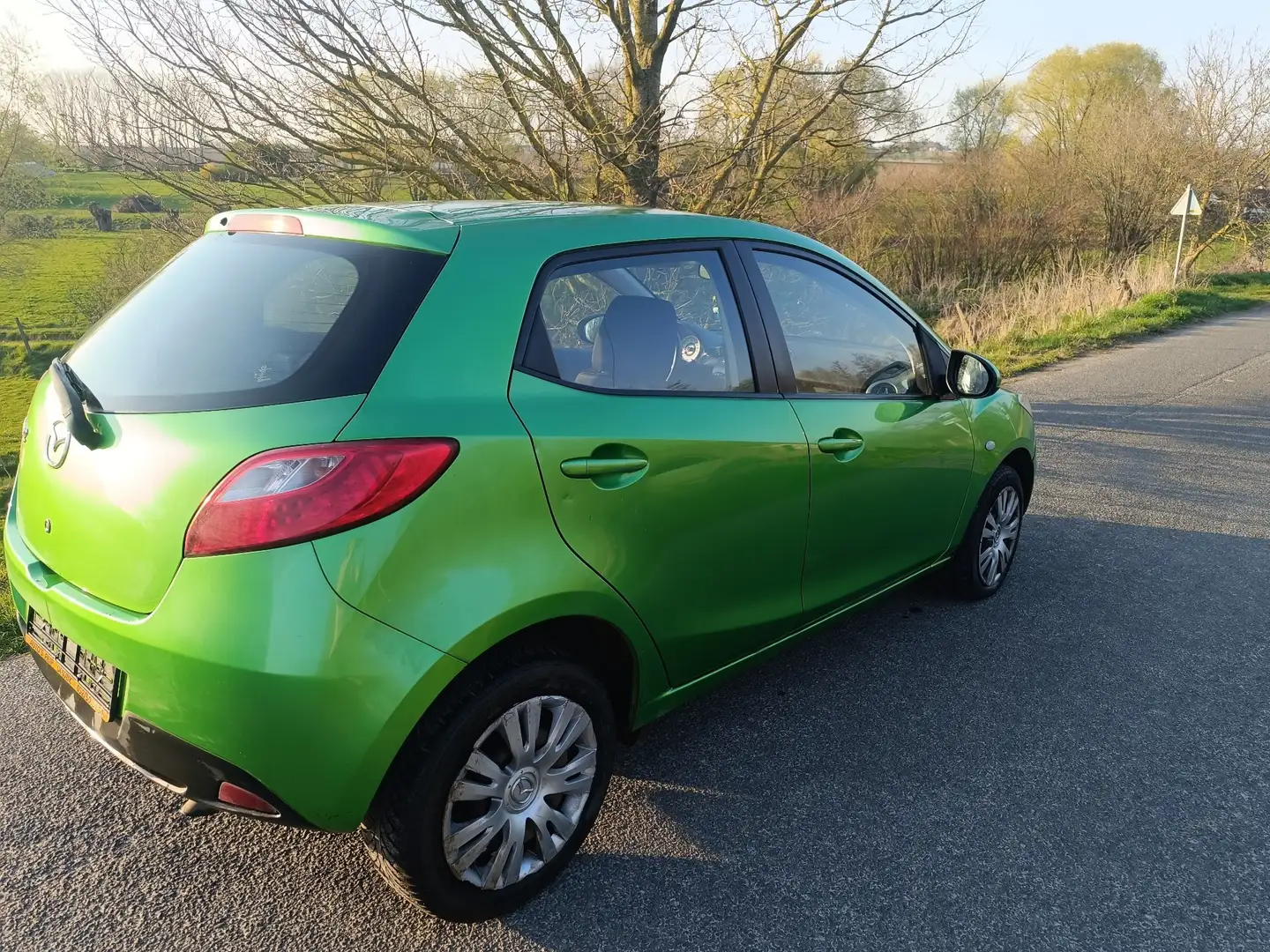 Mazda 2 Mazda2 II (de) 1.4 CD 68 cv Vert - 2
