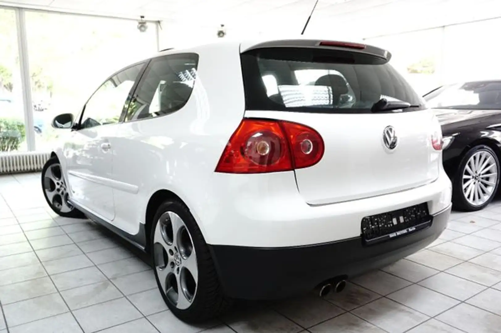 Volkswagen Golf GTI 2.0 Белый - 2