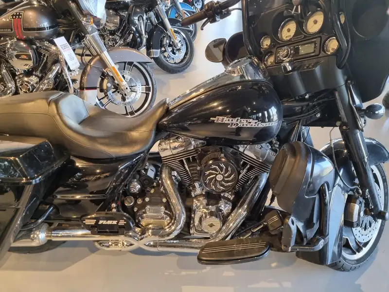 Harley-Davidson Street Glide - foto 4