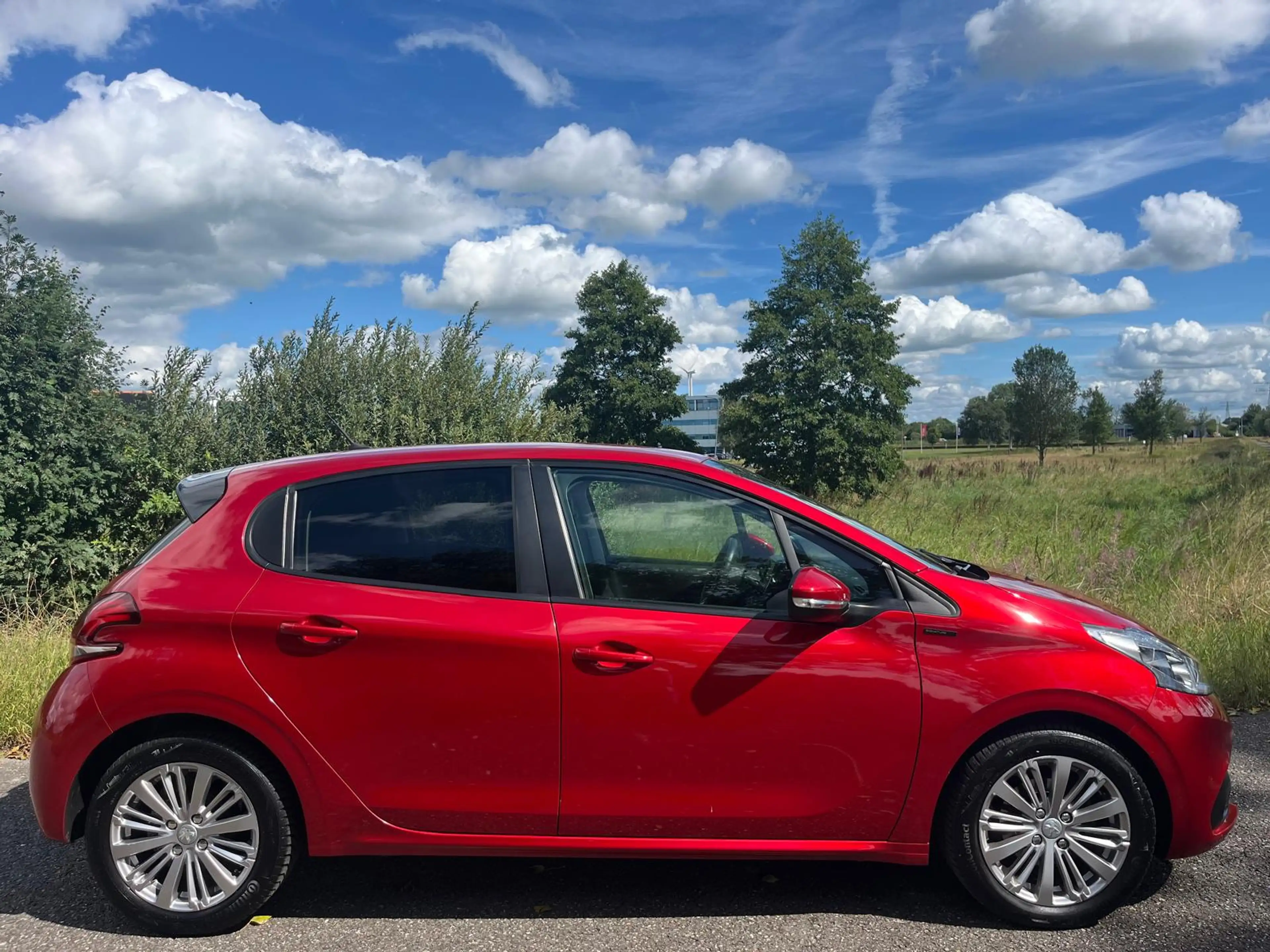 Peugeot 208 1.2 PureTech Signature — photo 6