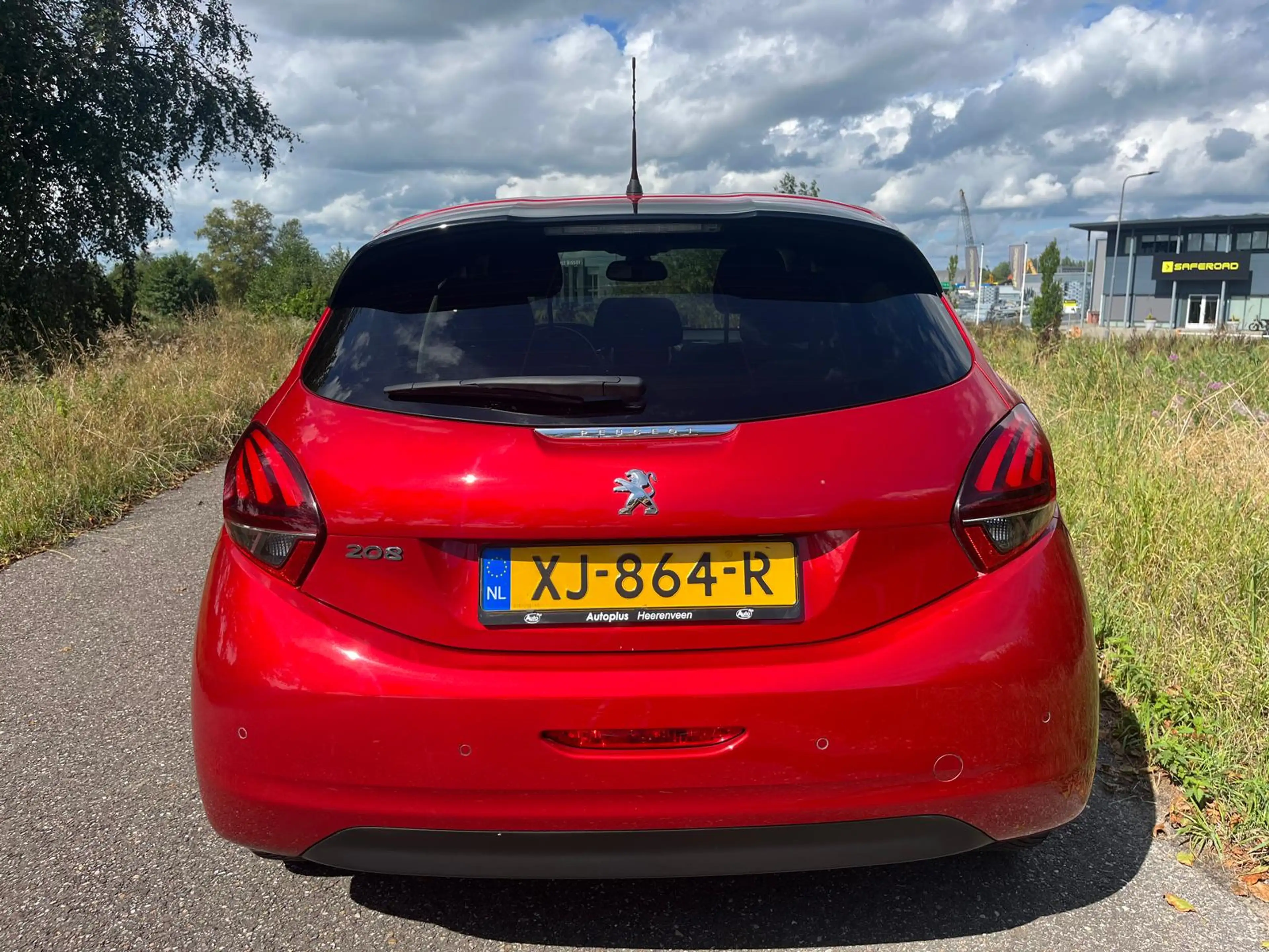Peugeot 208 1.2 PureTech Signature — photo 8