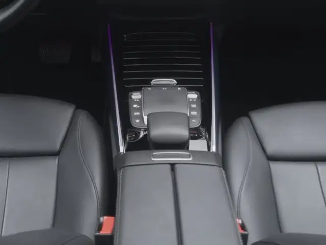 Mercedes-Benz Gla view 21