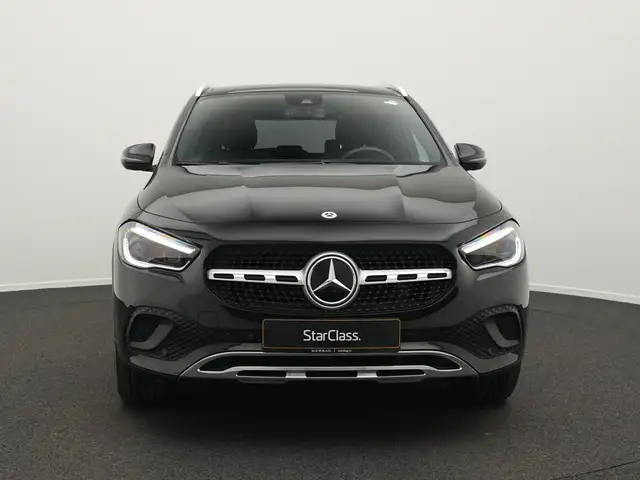 Mercedes-Benz Gla view 2