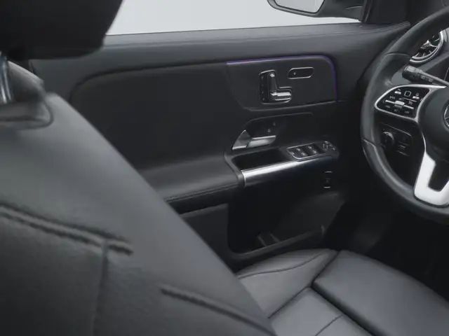Mercedes-Benz Gla view 22
