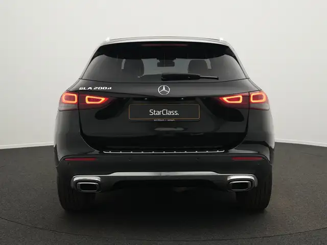 Mercedes-Benz Gla view 4