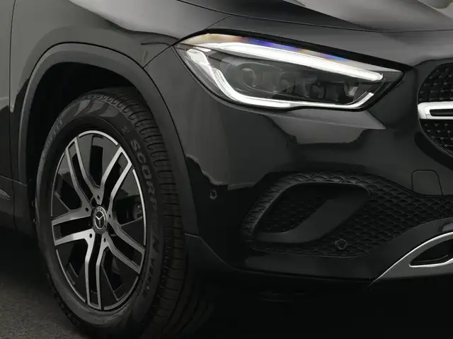 Mercedes-Benz Gla view 9