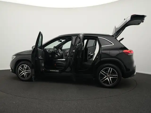 Mercedes-Benz Gla view 16