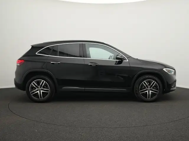 Mercedes-Benz Gla view 5