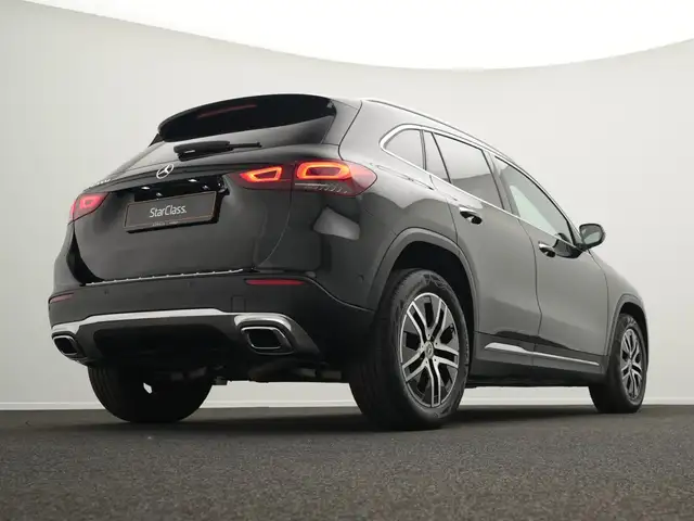 Mercedes-Benz Gla view 11