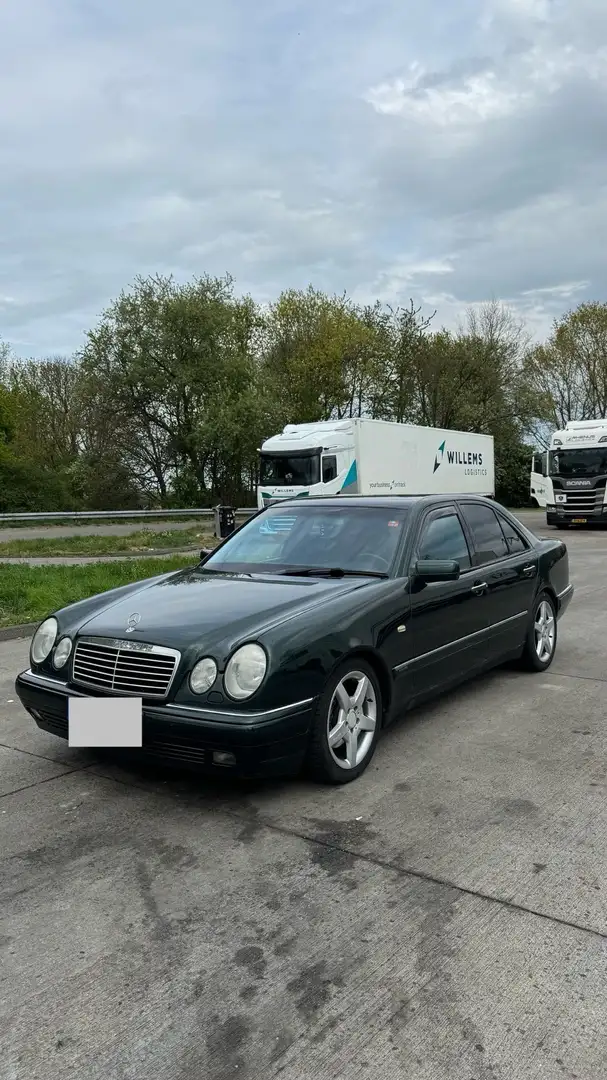 Mercedes-Benz E 300 TD Avantgarde Om606 Czarny - 1