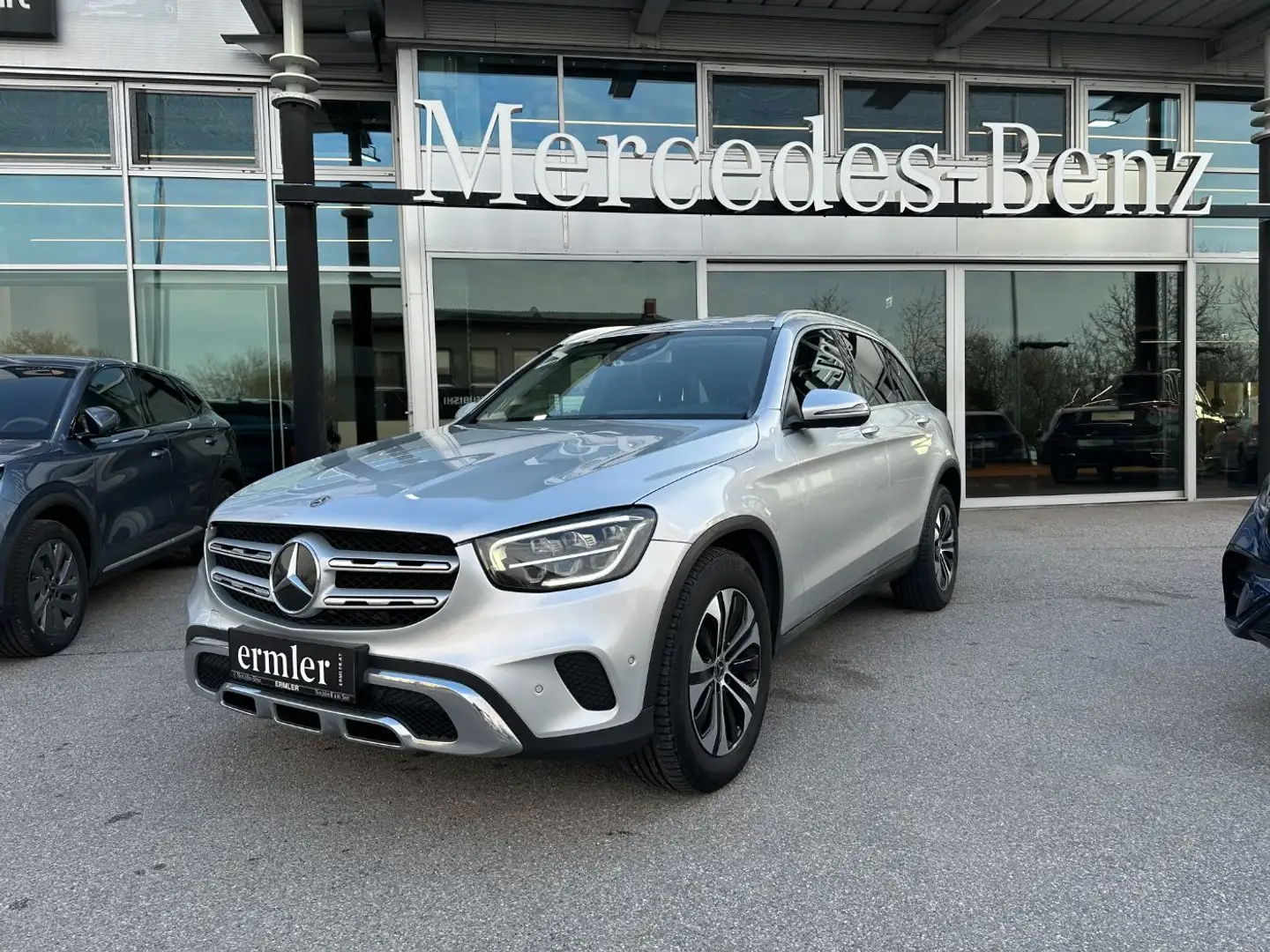 Mercedes-Benz GLC 300 d 4MATIC MBUX Rückfahrkamera Sitzheizung Silber - 2