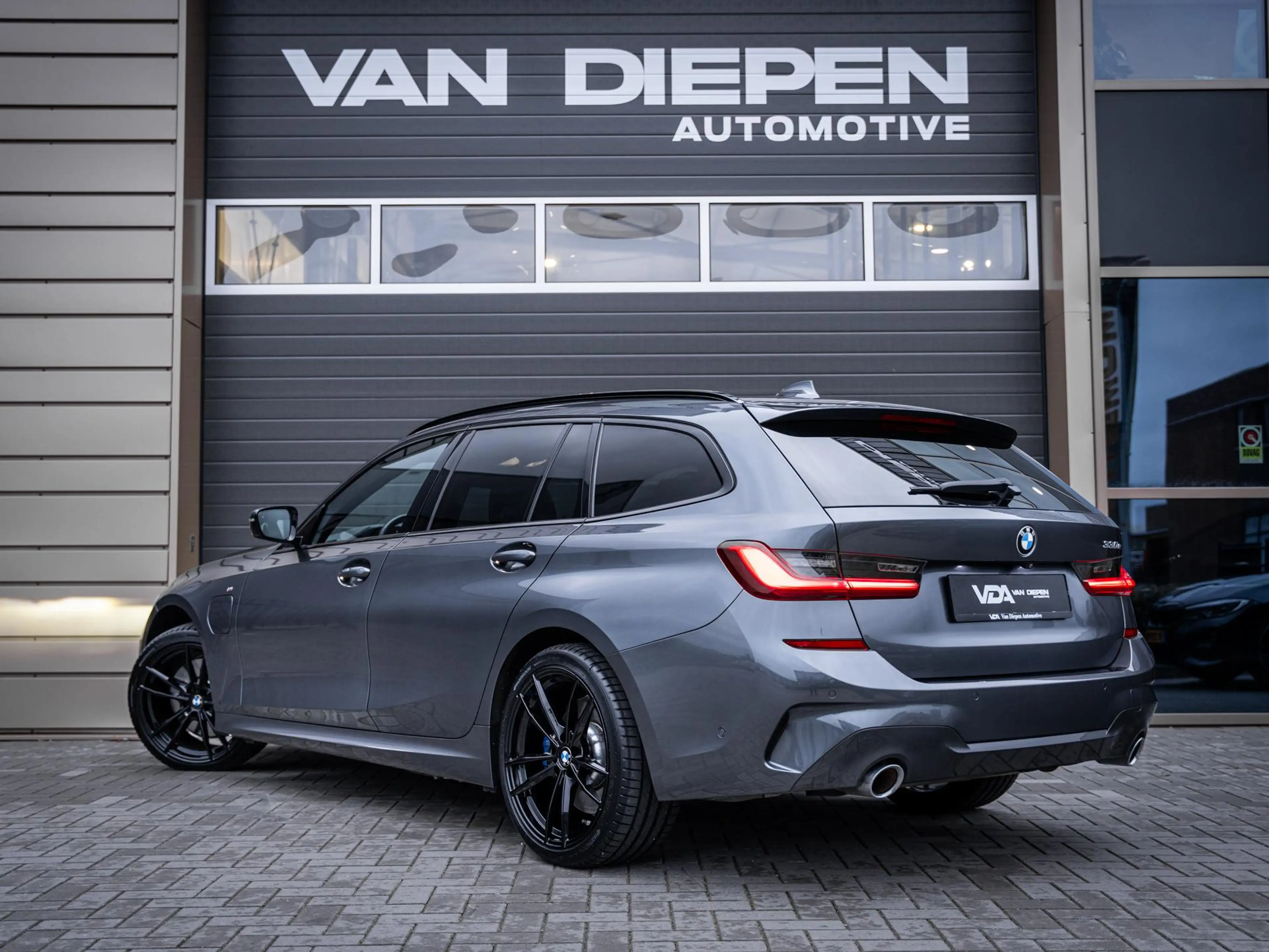 BMW 330 3-serie Touring 330e High Executive - M-Sport l La — photo 8