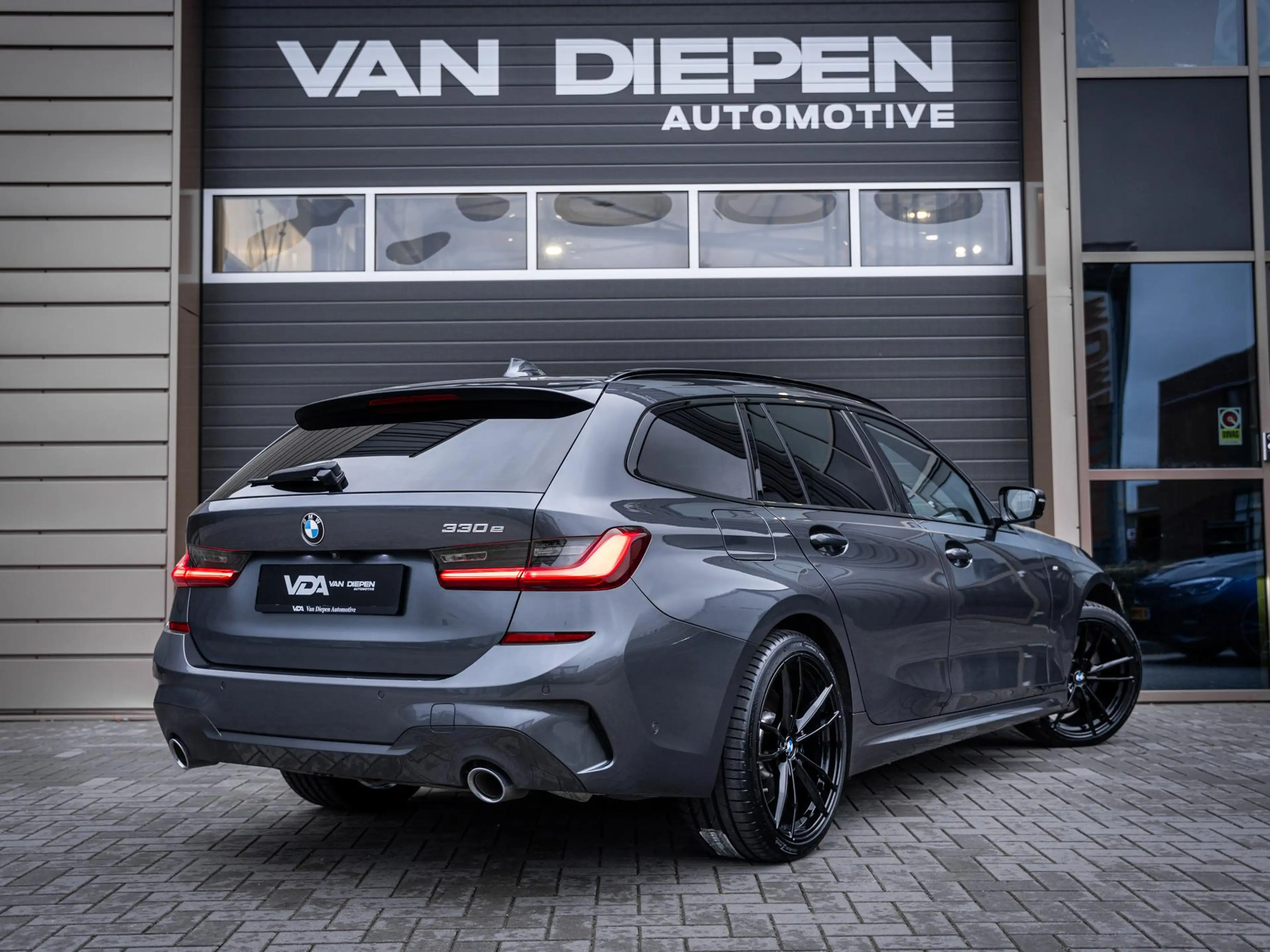 BMW 330 3-serie Touring 330e High Executive - M-Sport l La — photo 6