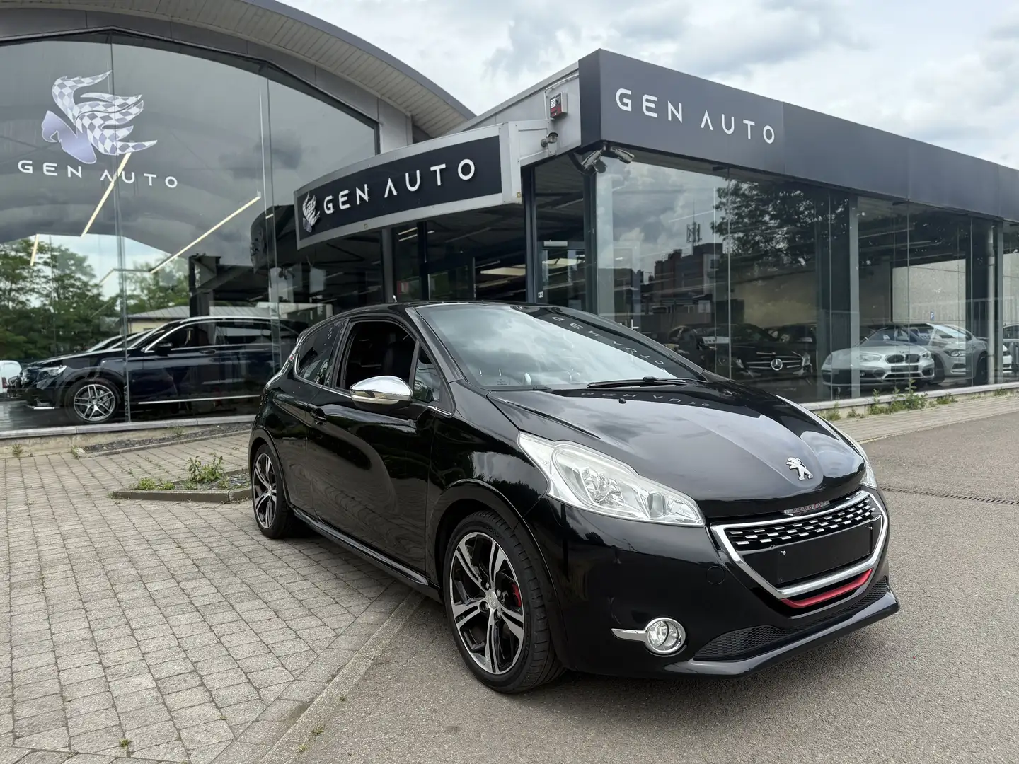 Peugeot 208 1.6i GTi Sono JBL Xenon LED PDC GPS Carplay Cuir Black - 1
