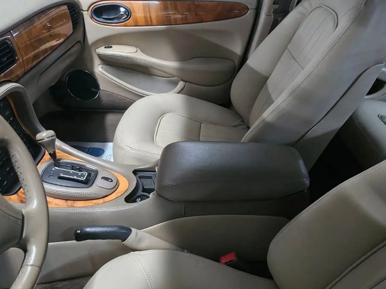 Jaguar XJ8 3.2 EXECUTIVE, foto 10