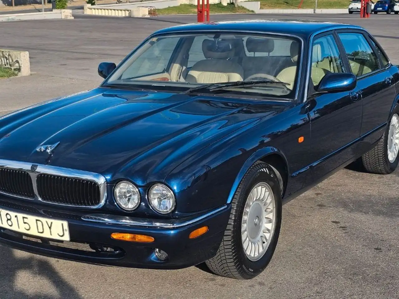Jaguar XJ8 3.2 EXECUTIVE, foto 5