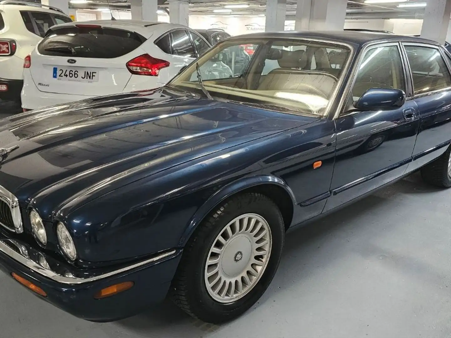 Jaguar XJ8 3.2 EXECUTIVE Bleu - 2