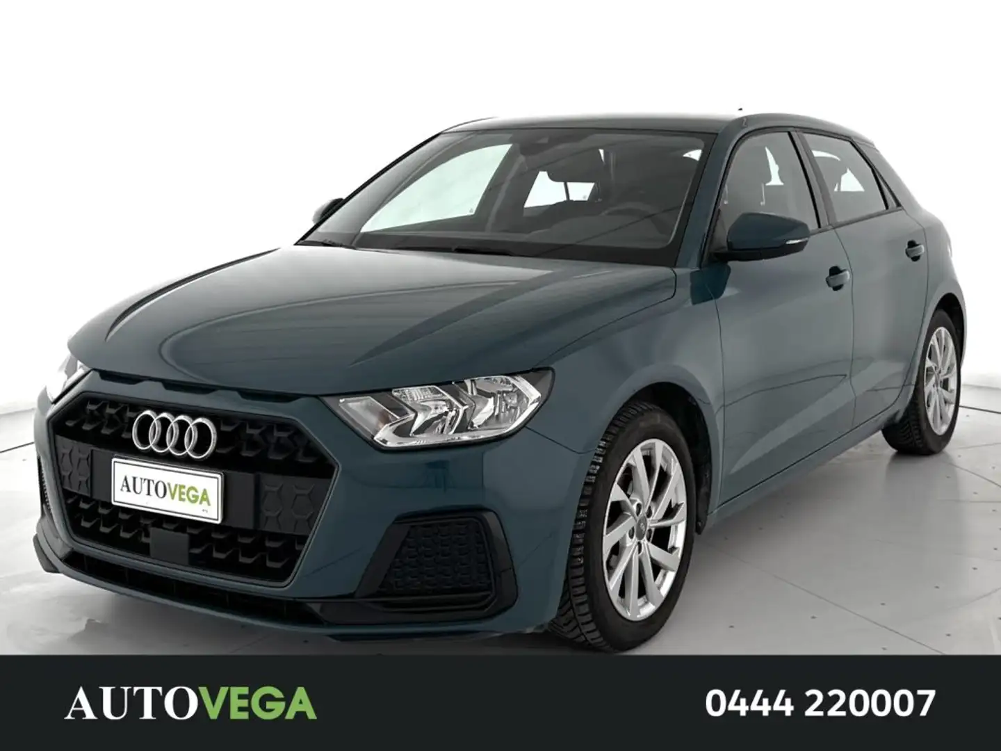 Audi A1 citycarver 30 1.0 tfsi admired 110cv Verde - 1