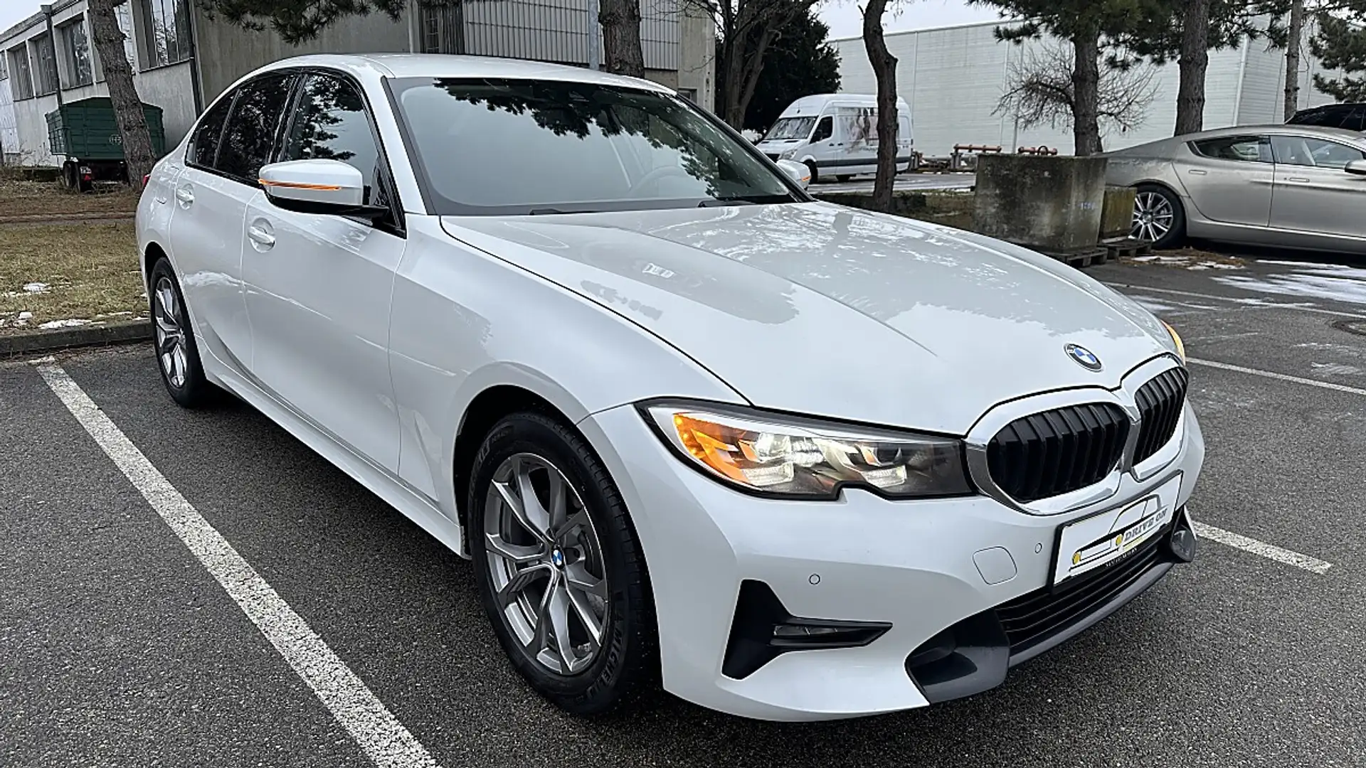 BMW 320 d *xDrive*Sportline*AHK*Business P.*M Lenkrad* ... Weiß - 1