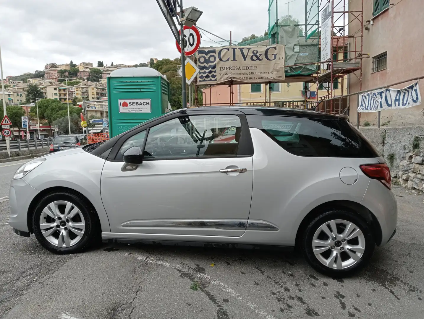 DS Automobiles DS 3 DS3 1.2 puretech So Chic 82cv Gris - 2