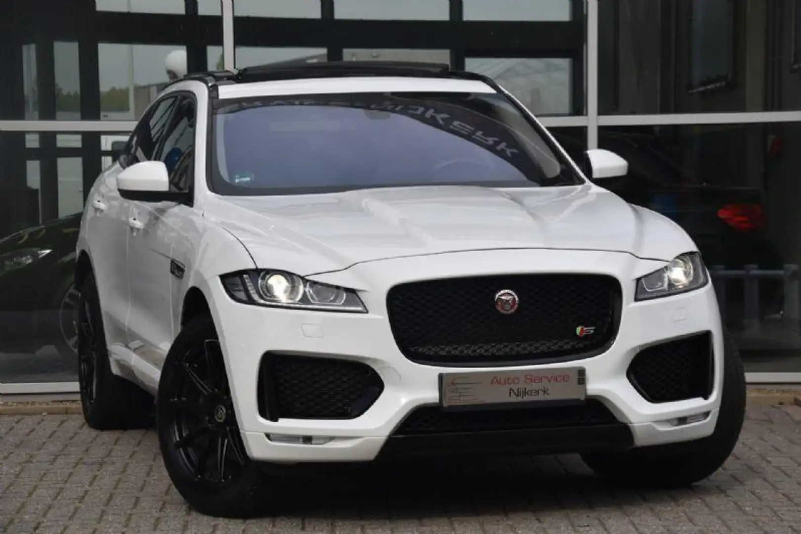 Jaguar F-Pace 3.0 R-Sport AWD 35t Aut. Pano.dak Leder Led Nav. White - 1