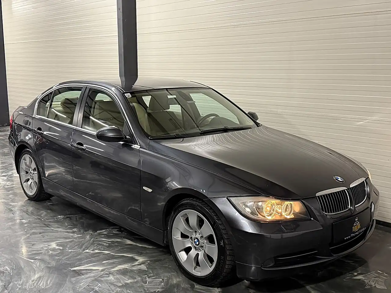 BMW 330