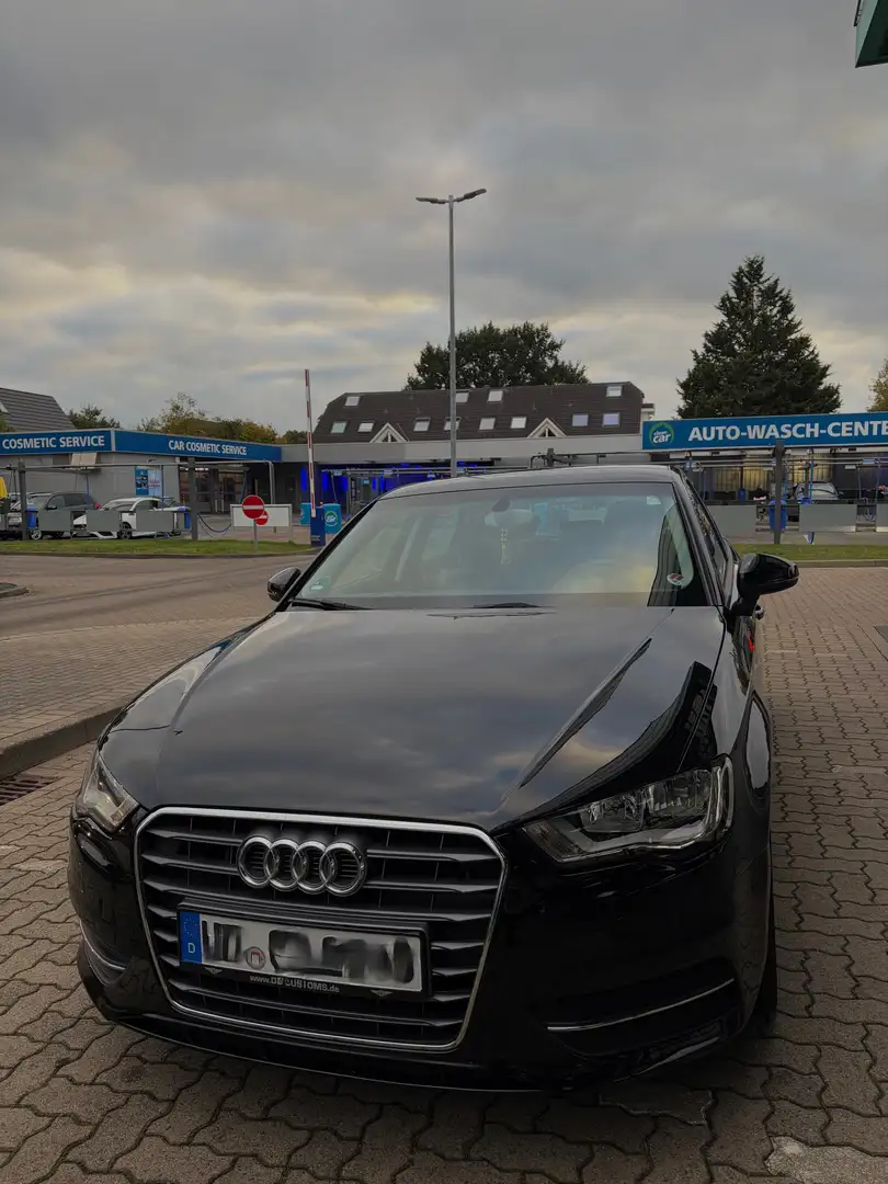 Audi A3 attraction Schwarz - 1