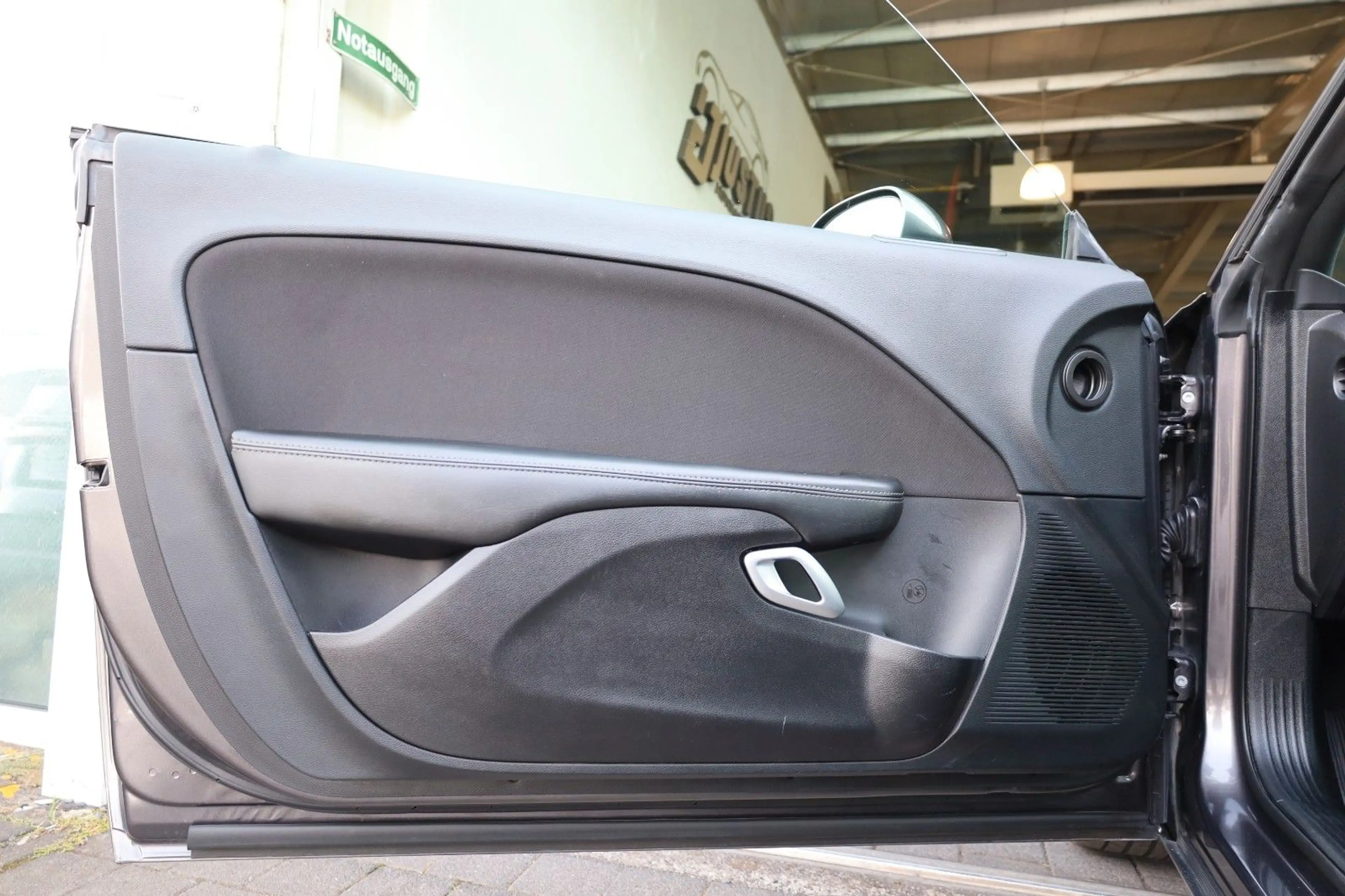 Dodge Challenger 3.6 SXT/SHZ/LED/KAMERA/BTH/MFL/R20 — photo 10